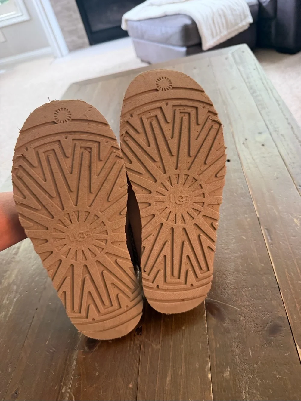 UGG Kids Slip-On Tazz Slippers in Sand Size 4